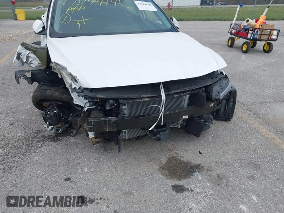 2025 Hyundai Elantra Limited z VIN KMHLN4DJ5SU134793, wystawiony jako IAAI lot #42044140 z przebiegiem 808 mil mil oraz . Historia ofert i sprzedaży dostępna na DreamBid. Obrazek 6.