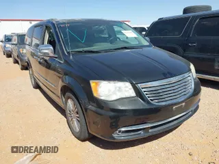 2013 Chrysler Town & Country Touring-L with VIN 2C4RC1CG7DR625424, listed as a IAAI auction lot 42035990 with 101,171 mi miles. Bid and sale history available at carsss.com. Image 1.