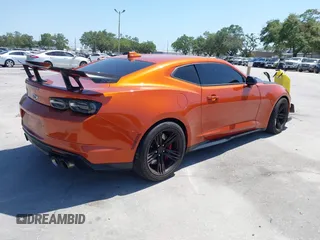 2023 Chevrolet Camaro ZL1 z VIN 1G1FK1R69P0104359, wystawiony jako IAAI lot #42124070 z przebiegiem 20 934 mil mil oraz . Historia ofert i sprzedaży dostępna na DreamBid. Obrazek 4.