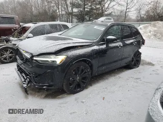 2024 Volvo XC60 Ultimate Black Edition z VIN YV4H60DJ6R1903228, wystawiony jako Copart lot #44004695 z przebiegiem Nie podano mil oraz Szkoda całkowita • Salvage title. Historia ofert i sprzedaży dostępna na DreamBid. Obrazek 1.