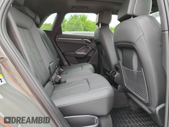 2024 Audi Q3 S line Premium Plus z VIN WA1EECF39R1107785, wystawiony jako Copart lot #63431915 z przebiegiem 14 657 mil mil oraz Szkoda całkowita • Salvage title. Historia ofert i sprzedaży dostępna na DreamBid. Obrazek 11.