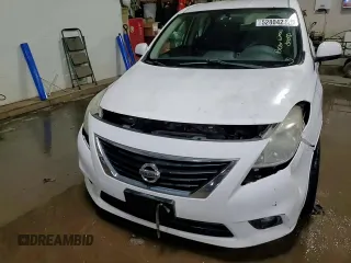 2012 Nissan Versa SV z VIN 3N1CN7AP1CL818012, wystawiony jako Copart lot #52804225 z przebiegiem 194 070 mil mil oraz Szkoda całkowita • Salvage title. Historia ofert i sprzedaży dostępna na DreamBid. Obrazek 14.