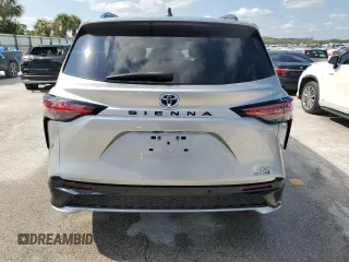 2022 Toyota Sienna XSE with VIN 5TDXRKEC9NS133380, listed as a Copart auction lot 43124635 with 31,600 mi miles and Non repairable. Bid and sale history available at DreamBid. Image 6.