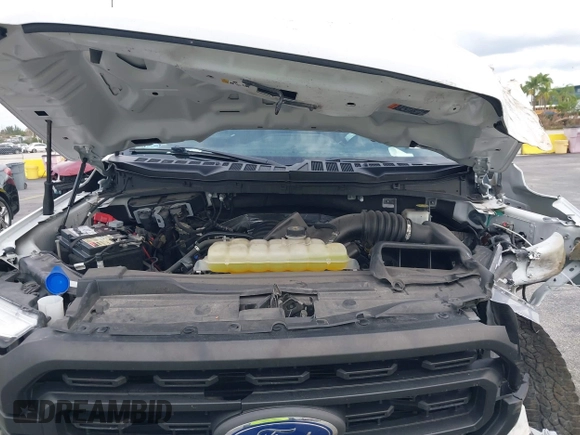 2022 Ford F-150 XL z VIN 1FTFX1E54NKD86627, wystawiony jako IAAI lot #41362024 z przebiegiem 32 712 mil mil oraz . Historia ofert i sprzedaży dostępna na DreamBid. Obrazek 10.