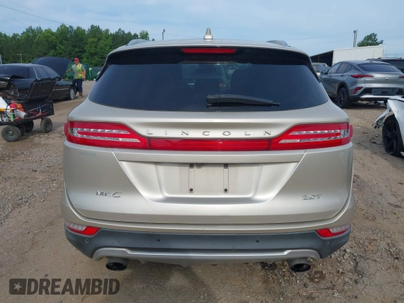 2017 Lincoln MKC Reserve с VIN 5LMCJ3C97HUL32052, выставлен на аукционе IAAI как лот 42584957 с пробегом 88 459 миль миль и . История ставок и продаж доступна на DreamBid. Изображение 16.