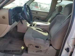 2001 Chevrolet Suburban LS with VIN 3GNEC16T81G222813, listed as a Copart auction lot 57213525 with 289,901 mi miles and Salvage title. Bid and sale history available at DreamBid. Image 7.