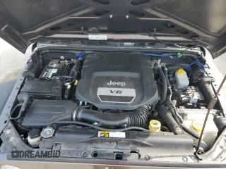 2018 Jeep Wrangler JK Unlimited Sport S with VIN 1C4BJWDG8JL844366, listed as a Copart auction lot 70589544 with 31,350 mi miles and Salvage Title. Bid and sale history available at carsss.com. Image 12.