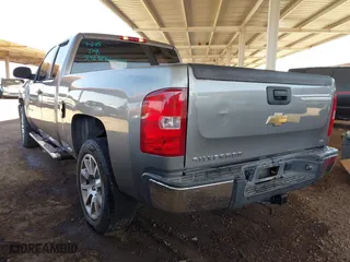 2007 Chevrolet Silverado 1500 Work Truck with VIN 2GCEC19C871592827, listed as a IAAI auction lot 41960690 with 193,154 mi miles. Bid and sale history available at carsss.com. Image 3.