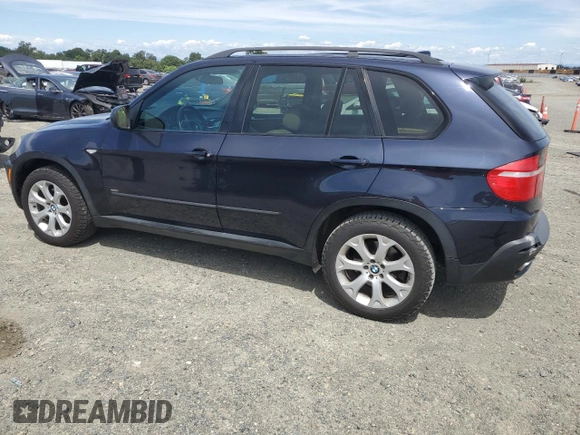 2007 BMW X5 4.8i z VIN 4USFE83537LY64075, wystawiony jako Copart lot #56922745 z przebiegiem 121 828 mil mil oraz Czysty tytuł • Clean title. Historia ofert i sprzedaży dostępna na DreamBid. Obrazek 2.
