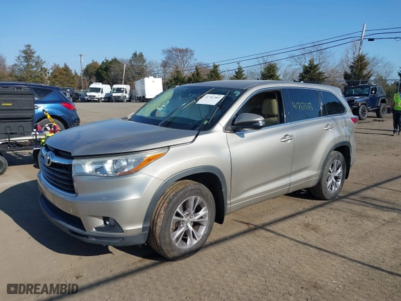2015 Toyota Highlander LE with VIN 5TDBKRFH2FS104046, listed as a IAAI auction lot 41787583 with 152,435 mi miles. Bid and sale history available at carsss.com. Image 16.