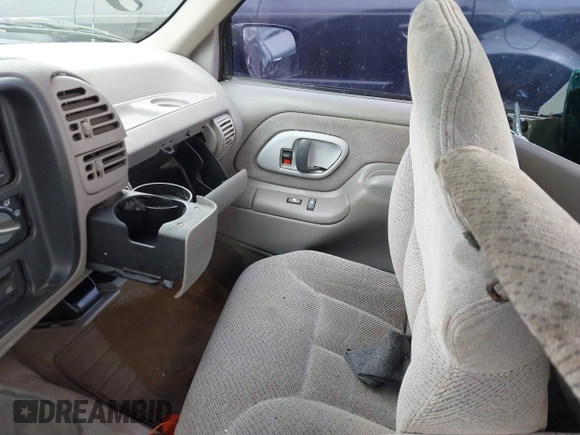 1996 Chevrolet Silverado 1500 with VIN 1GCEC14R7TZ225222, listed as a IAAI auction lot 41545457 with 205,561 mi miles and . Bid and sale history available at DreamBid. Image 5.