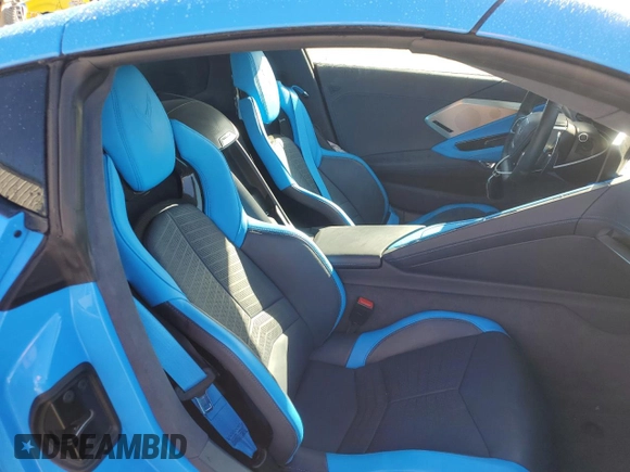 2022 Chevrolet Corvette 3LT z VIN 1G1YC2D42N5111848, wystawiony jako Copart lot #82081144 z przebiegiem 4 874 mil mil oraz Szkoda całkowita • Salvage title. Historia ofert i sprzedaży dostępna na DreamBid. Obrazek 10.