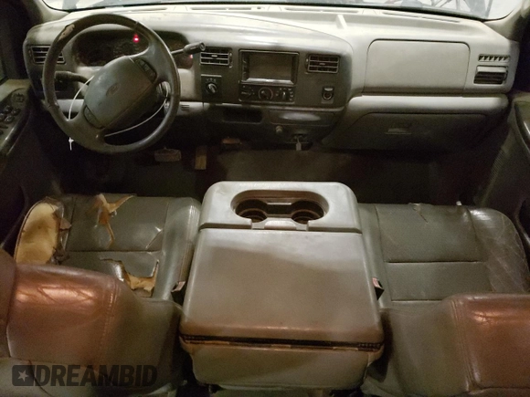 2002 Ford F-350 XL with VIN 1FTSW31F92EC17984, listed as a Copart auction lot 55821575 with 346,645 mi miles and Salvage title. Bid and sale history available at DreamBid. Image 8.