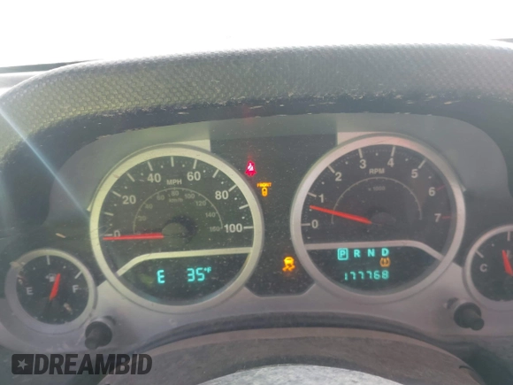 2009 Jeep Wrangler Unlimited Rubicon z VIN 1J4GA69159L749215, wystawiony jako IAAI lot #41489893 z przebiegiem 177 768 mil mil oraz . Historia ofert i sprzedaży dostępna na DreamBid. Obrazek 7.