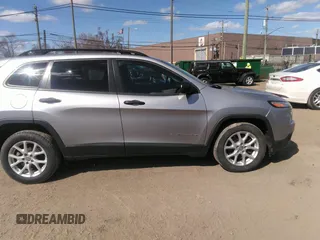2016 Jeep Cherokee Sport z VIN 1C4PJLAB2GW346958, wystawiony jako IAAI lot #41894737 z przebiegiem 125 771 mil mil oraz . Historia ofert i sprzedaży dostępna na DreamBid. Obrazek 13.