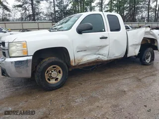 2010 Chevrolet Silverado 2500HD Work Truck with VIN 1GC5KVBG4AZ277416, listed as a IAAI auction lot 41432236 with 200,625 mi miles. Bid and sale history available at carsss.com. Image 18.