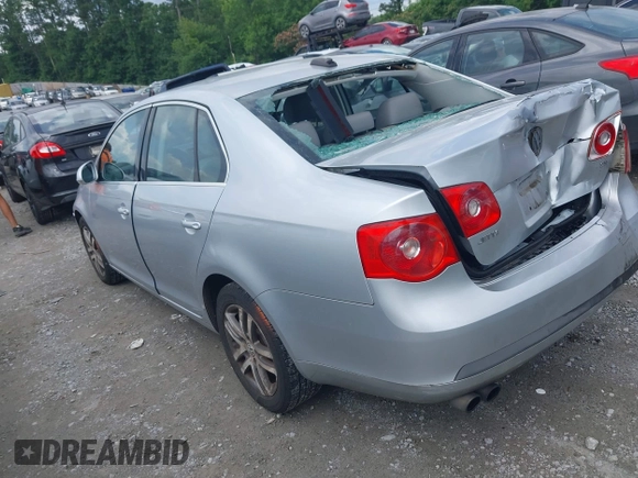 2006 Volkswagen Jetta 2.5L with VIN 3VWSF71K76M678490, listed as a IAAI auction lot 42508003 with 190,479 mi miles and . Bid and sale history available at DreamBid. Image 3.