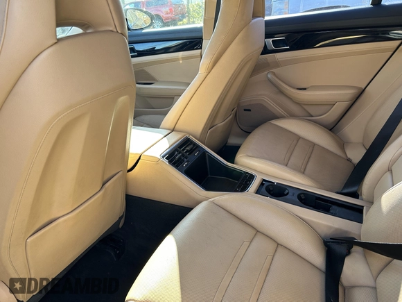 2018 Porsche Panamera z VIN WP0AA2A71JL103839, wystawiony jako IAAI lot #41811792 z przebiegiem 105 638 mil mil oraz . Historia ofert i sprzedaży dostępna na DreamBid. Obrazek 8.