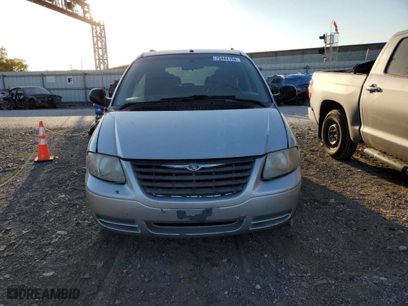2006 Chrysler Town & Country SWB with VIN 1A4GP45R46B728064, listed as a Copart auction lot 75444194 with 158,328 mi miles and Salvage Title. Bid and sale history available at carsss.com. Image 5.