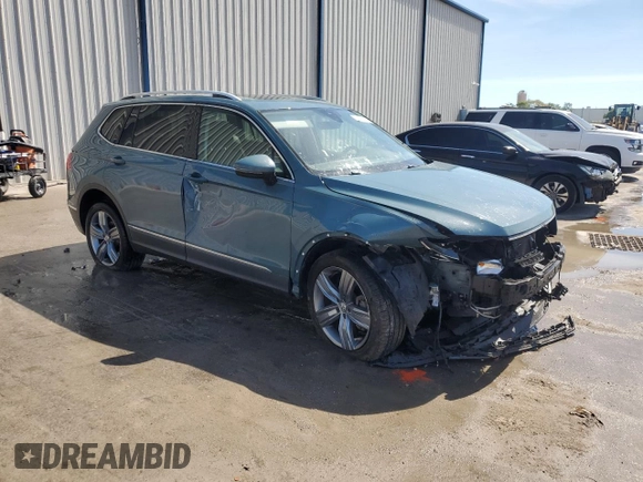 2020 Volkswagen Tiguan SE z VIN 3VV3B7AX7LM063594, wystawiony jako Copart lot #50394555 z przebiegiem 76 158 mil mil oraz Nie do naprawy • Non repairable. Historia ofert i sprzedaży dostępna na DreamBid. Obrazek 4.