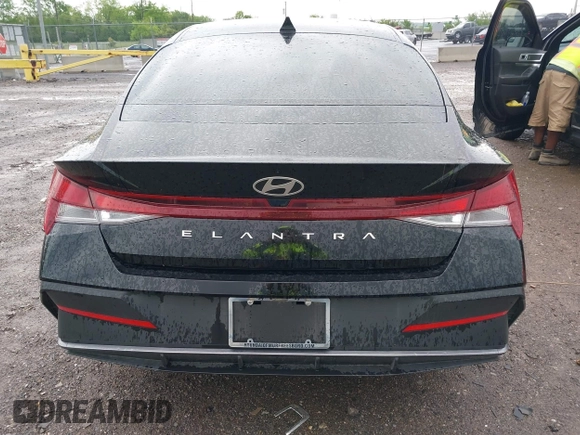 2024 Hyundai Elantra SE с VIN KMHLL4DG3RU829049, выставлен на аукционе IAAI как лот 42102549 с пробегом 12 021 миль миль и . История ставок и продаж доступна на DreamBid. Изображение 16.