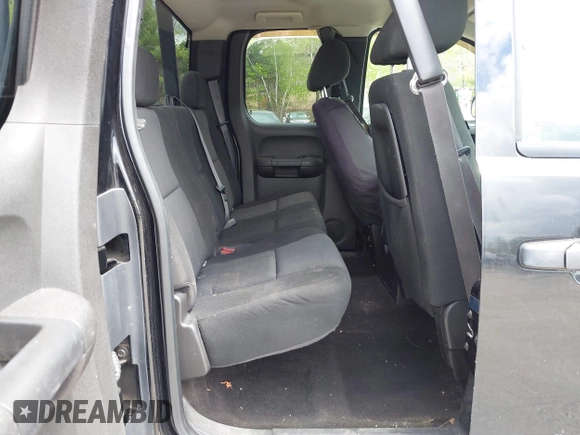 2010 Chevrolet Silverado 1500 LT with VIN 1GCSKSE39AZ110317, listed as a IAAI auction lot 42221533 with 296,468 mi miles and . Bid and sale history available at DreamBid. Image 8.