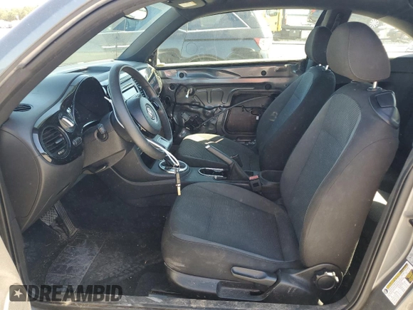 2012 Volkswagen Beetle Entry с VIN 3VWFP7AT7CM646271, выставлен на аукционе Copart как лот 75275464 с пробегом 139 918 миль миль и Списание • Salvage title. История ставок и продаж доступна на DreamBid. Изображение 7.