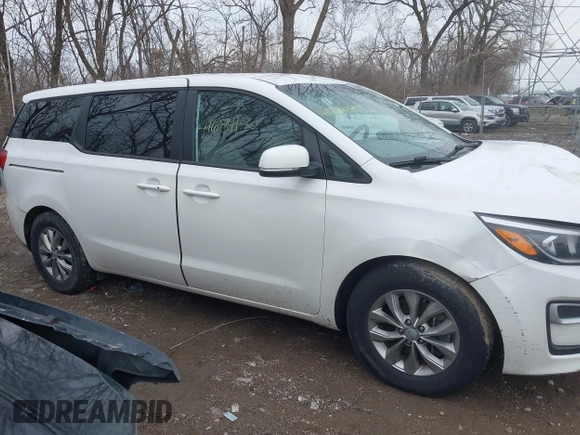 2021 Kia Sedona LX with VIN KNDMB5C19M6662112, listed as a IAAI auction lot 41684140 with 57,874 mi miles. Bid and sale history available at carsss.com. Image 13.