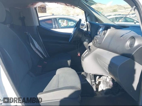 2019 Nissan NV200 S z VIN 3N6CM0KN7KK707373, wystawiony jako IAAI lot #41651930 z przebiegiem 64 107 mil mil oraz . Historia ofert i sprzedaży dostępna na DreamBid. Obrazek 5.