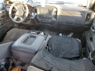 2017 Chevrolet Silverado 3500HD Work Truck with VIN 1GC4KYCY0HF198664, listed as a Copart auction lot 84520084 with 190,076 mi miles and Salvage Title. Bid and sale history available at DreamBid. Image 8.