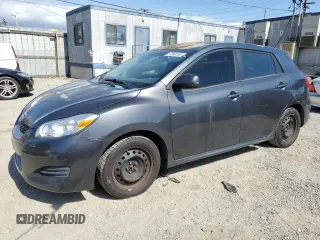 2010 Toyota Matrix z VIN 2T1KU4EE1AC290281, wystawiony jako Copart lot #57065755 z przebiegiem 204 921 mil mil oraz Czysty tytuł • Clean title. Historia ofert i sprzedaży dostępna na DreamBid. Obrazek 1.