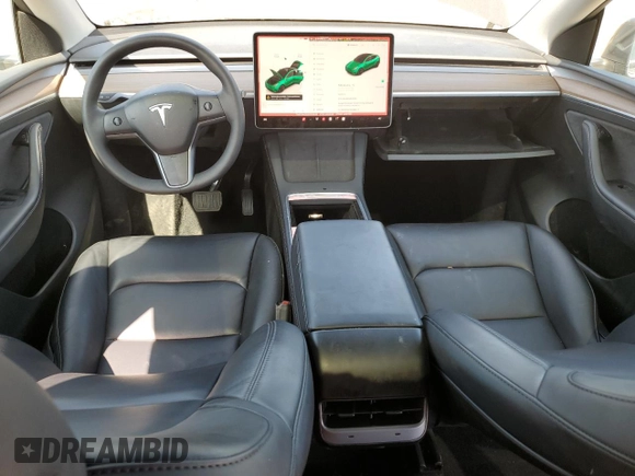 2024 Tesla Model Y Long Range with VIN 7SAYGAEE2RF101616, listed as a Copart auction lot 62236425 with 32,619 mi miles and Salvage title. Bid and sale history available at DreamBid. Image 8.