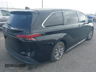 2022 Toyota Sienna XLE z VIN 5TDYRKEC8NS123217, wystawiony jako IAAI lot #42224483 z przebiegiem 73 802 mil mil oraz . Historia ofert i sprzedaży dostępna na DreamBid. Obrazek 4.