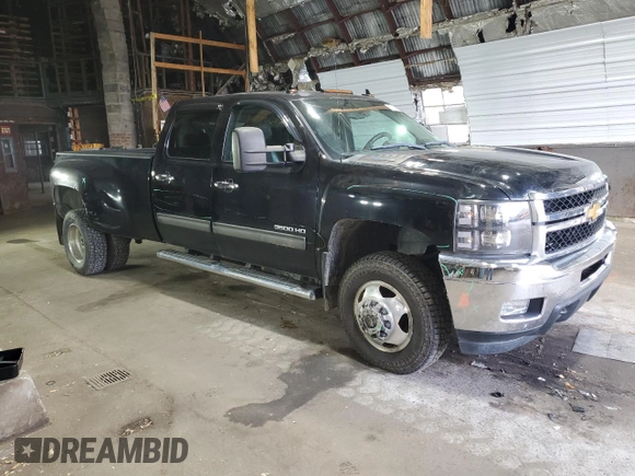 2014 Chevrolet Silverado 3500HD LTZ with VIN 1GC4K1C89EF138109, listed as a Copart auction lot 81026634 with 117,552 mi miles and Salvage Title. Bid and sale history available at carsss.com. Image 4.