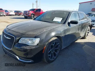 2018 Chrysler 300 Touring with VIN 2C3CCAAG9JH275955, listed as a IAAI auction lot 41399482 with 80,121 mi miles. Bid and sale history available at carsss.com. Image 17.