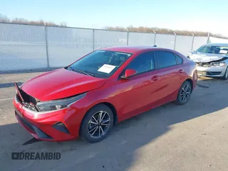 2022 Kia Forte LXS z VIN 3KPF24AD4NE472102, wystawiony jako IAAI lot #41810091 z przebiegiem 45 651 mil mil oraz . Historia ofert i sprzedaży dostępna na DreamBid. Obrazek 2.