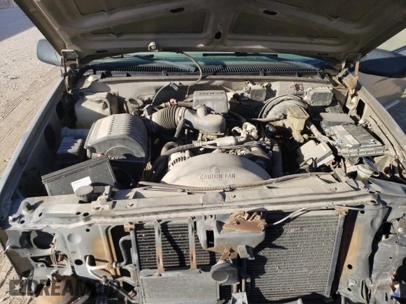 2000 GMC Sierra 1500 with VIN 1GTGC24R5YR198477, listed as a Copart auction lot 76717374 with 109,201 mi miles and Salvage Title. Bid and sale history available at DreamBid. Image 11.