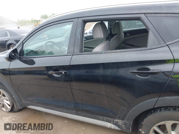 2018 Hyundai Tucson SEL Plus z VIN KM8J33A4XJU683300, wystawiony jako IAAI lot #42278806 z przebiegiem 65 737 mil mil oraz . Historia ofert i sprzedaży dostępna na DreamBid. Obrazek 14.