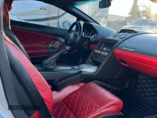 2013 Lamborghini Gallardo z VIN ZHWGU6BZ7DLA12811, wystawiony jako Copart lot #42301395 z przebiegiem 35 388 mil mil oraz Szkoda całkowita • Salvage title. Historia ofert i sprzedaży dostępna na DreamBid. Obrazek 5.