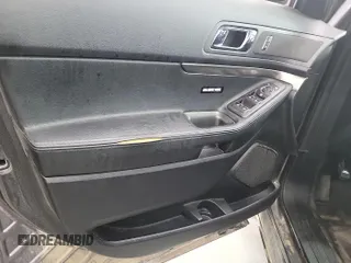 2017 Ford Police Interceptor Utility с VIN 1FM5K8AR7HGC26854, выставлен на аукционе IAAI как лот 42791619 с пробегом 105 935 миль миль и . История ставок и продаж доступна на DreamBid. Изображение 17.
