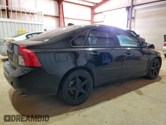 2011 Volvo S40 with VIN YV1672MS3B2539324, listed as a Copart auction lot 41871775 with 191,369 mi miles and Salvage Title. Bid and sale history available at carsss.com. Image 3.