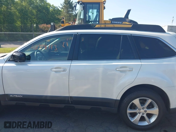 2013 Subaru Outback Limited с VIN 4S4BRBKC2D3234898, выставлен на аукционе IAAI как лот 42398113 с пробегом 204 946 миль миль и . История ставок и продаж доступна на DreamBid. Изображение 14.