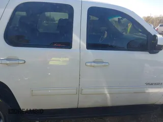 2011 GMC Yukon SLE with VIN 1GKS1AE01BR357646, listed as a IAAI auction lot 41352588 with 193,225 mi miles. Bid and sale history available at carsss.com. Image 13.