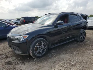 2022 Alfa Romeo Stelvio Sprint z VIN ZASPAJANXN7D24364, wystawiony jako Copart lot #54532245 z przebiegiem Nie podano mil oraz Szkoda całkowita • Salvage title. Historia ofert i sprzedaży dostępna na DreamBid. Obrazek 1.