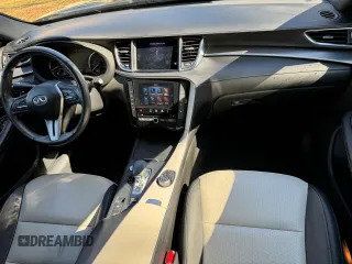 2023 Infiniti QX55 Luxe z VIN 3PCAJ5JR5PF103535, wystawiony jako Copart lot #44084545 z przebiegiem 45 316 mil mil oraz Czysty tytuł • Clean title. Historia ofert i sprzedaży dostępna na DreamBid. Obrazek 9.