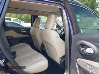 2016 Jeep Cherokee Latitude z VIN 1C4PJMCB1GW236468, wystawiony jako IAAI lot #42367979 z przebiegiem 72 301 mil mil oraz . Historia ofert i sprzedaży dostępna na DreamBid. Obrazek 8.