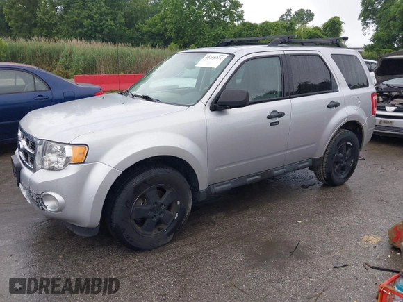 2011 Ford Escape XLT z VIN 1FMCU9DG5BKB13765, wystawiony jako IAAI lot #42458372 z przebiegiem 111 074 mil mil oraz . Historia ofert i sprzedaży dostępna na DreamBid. Obrazek 2.
