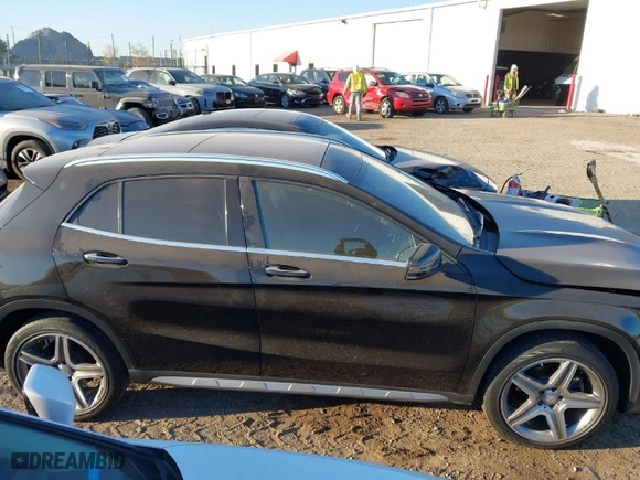 2015 Mercedes-Benz GLA-Class GLA 250 with VIN WDCTG4GB9FJ136888, listed as a IAAI auction lot 40625069 with NaN miles. Bid and sale history available at carsss.com. Image 13.