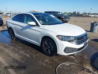 2024 Volkswagen Jetta SE with VIN 3VW7M7BU2RM031902, listed as a IAAI auction lot 42205832 with 31,274 mi miles and . Bid and sale history available at DreamBid. Image 1.