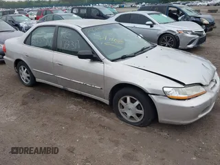 1998 Honda Accord LX z VIN 1HGCG5642WA010629, wystawiony jako IAAI lot #42469583 z przebiegiem Nie podano mil oraz . Historia ofert i sprzedaży dostępna na DreamBid. Obrazek 1.